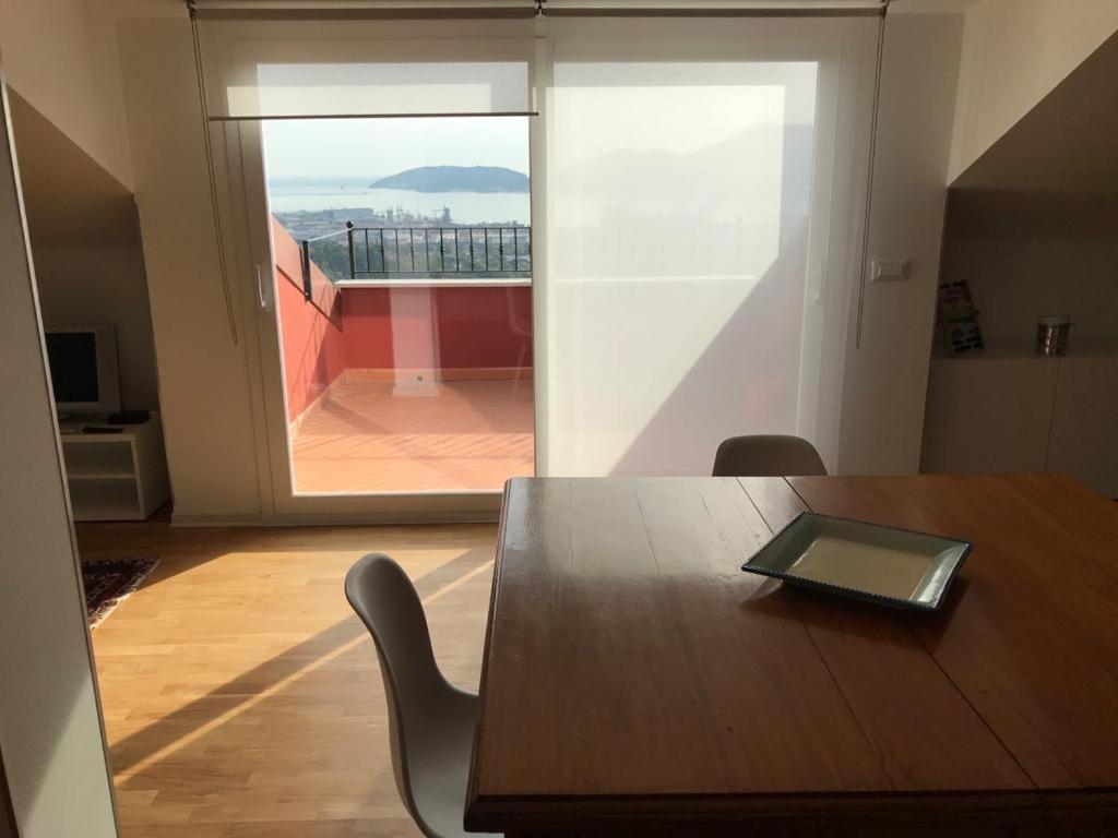 La Casa Con Vista Di Emma Apartment Vezzano Ligure Bagian luar foto