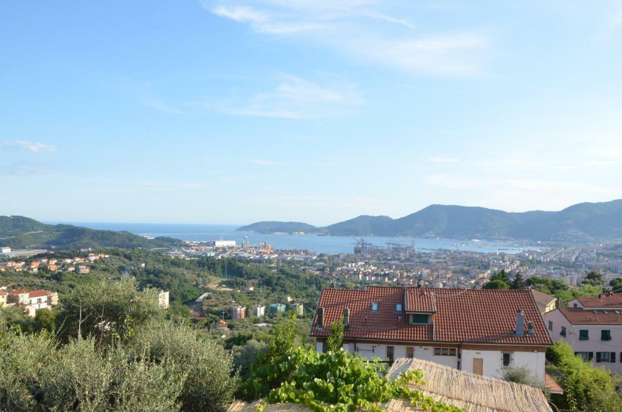 La Casa Con Vista Di Emma Apartment Vezzano Ligure Bagian luar foto
